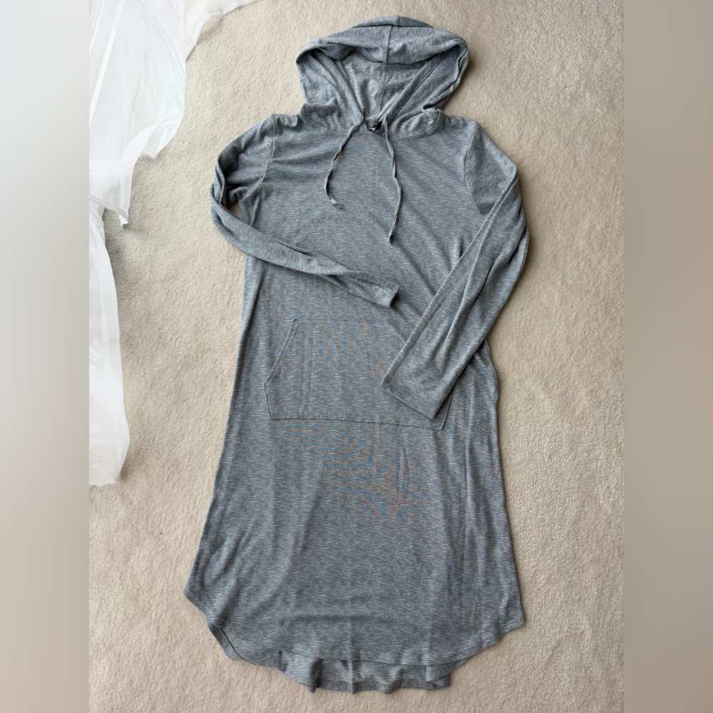 Jaclyn Intimates Gray Hooded Long Sleeves Front Pocket Dress Tunic